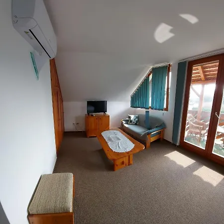 Emil Porta בית הארחה