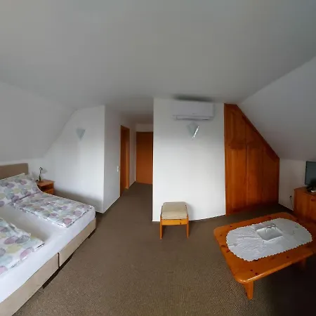 בית הארחה Emil Porta Balatongyörök