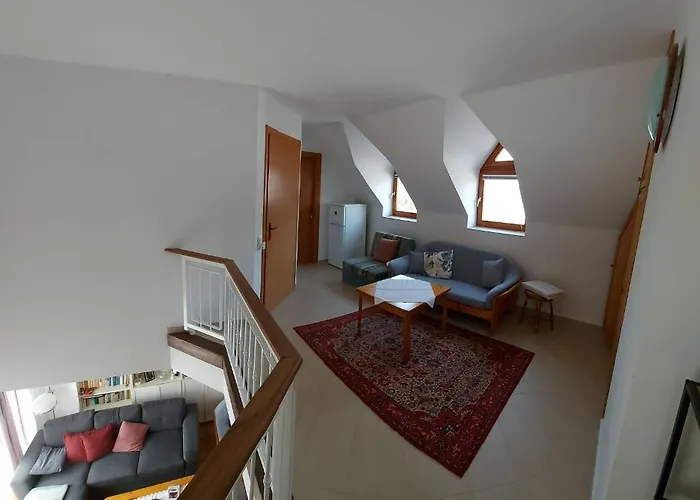 Emil Porta בית הארחה 3*